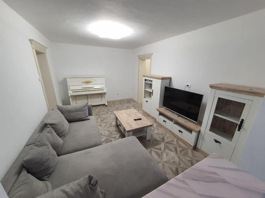 Iasi City - Central Apartment Esterno foto